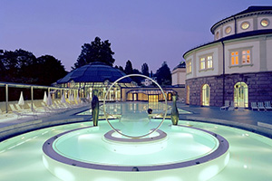 Außenbecken der Cassiopeia Therme